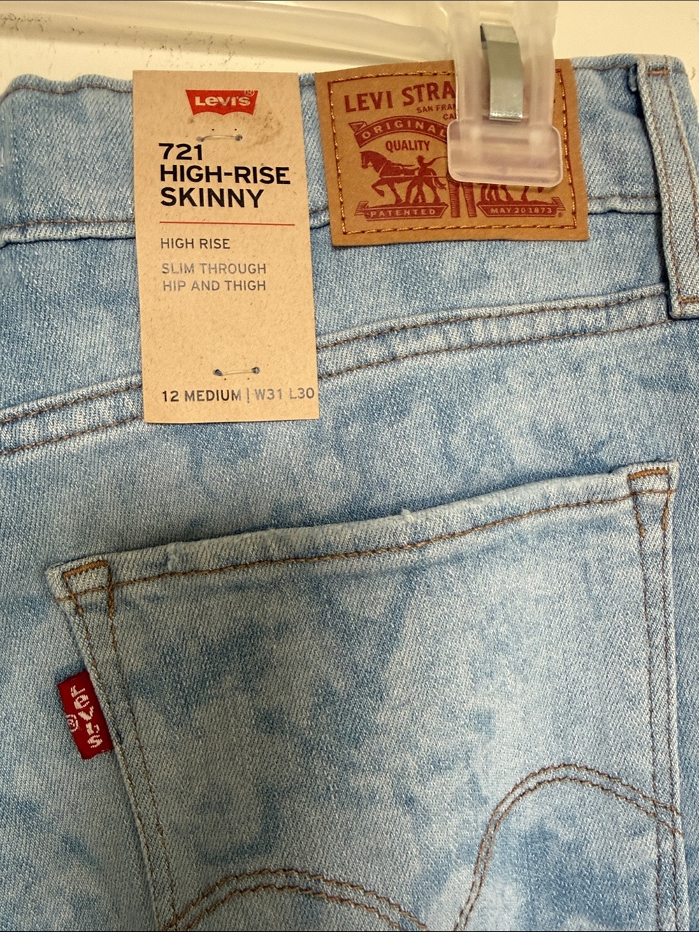 Levi's Women’s Light Blue Acid-Wash Skinny Jeans - Picture 6 of 9